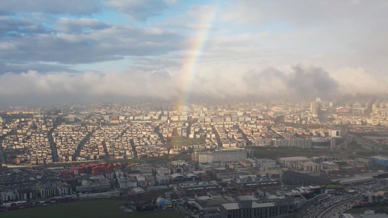 İstanbul Beylikdüzü'nde gökkuşağı sürprizi