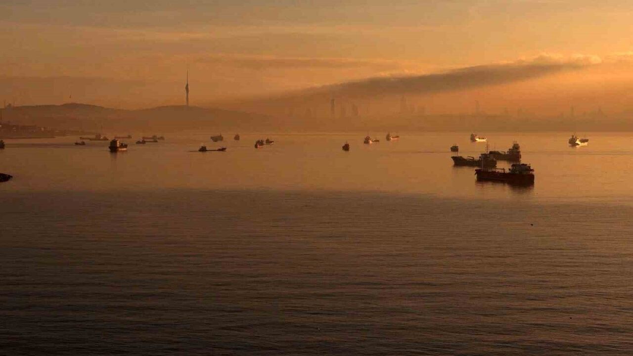 İstanbul'da sabah pusunun dron görüntüleri