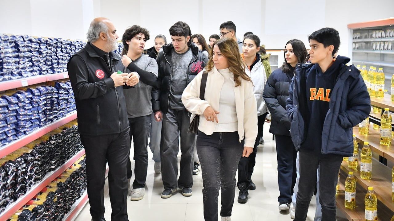 İyilik Elçisi Projesi gençlerde yardımlaşma ve tarih bilinci kazandırıyor