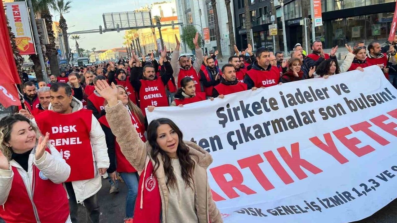 İzmir Büyükşehir işçileri masanın kurulmasını istiyor — Eylem üçüncü gününde