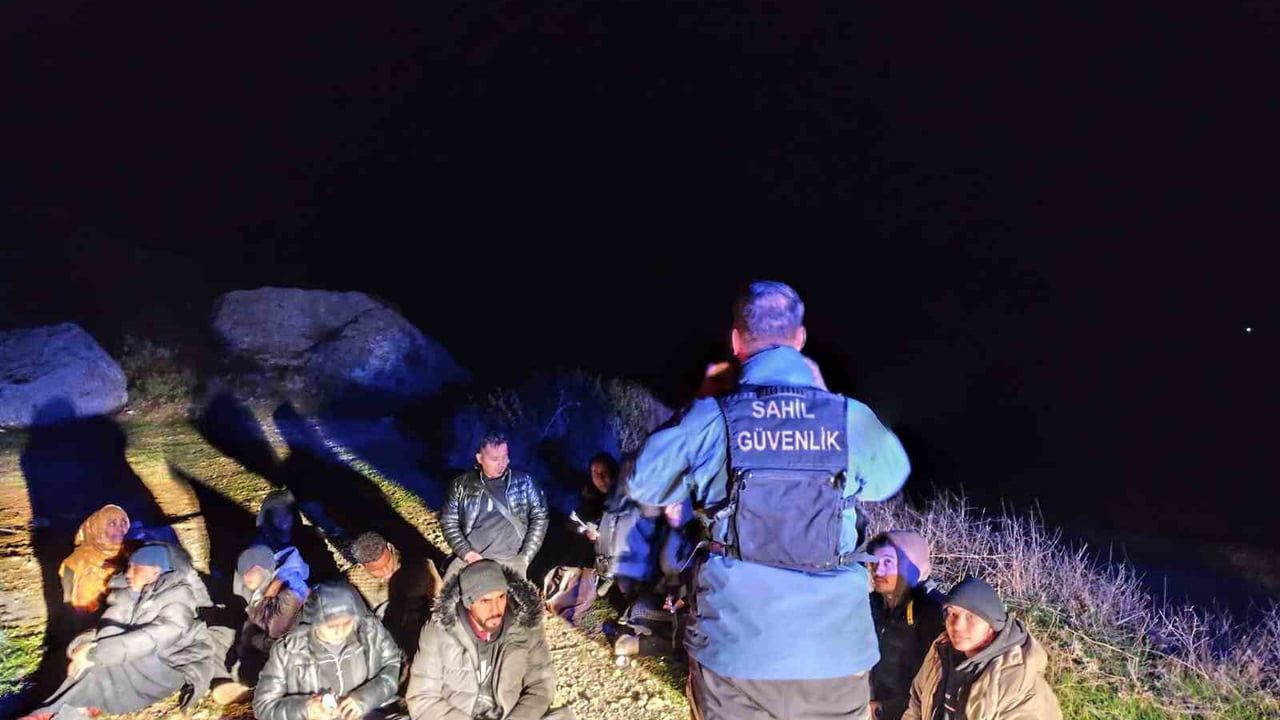 İzmir’de 24 saatte 99 düzensiz göçmen yakalandı, 3 kaçakçı gözaltında