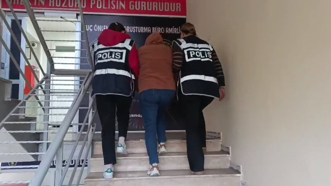 İzmir'de 28 yıl 5 ay 3 gün hapis cezası bulunan kadın hırsız yakalandı