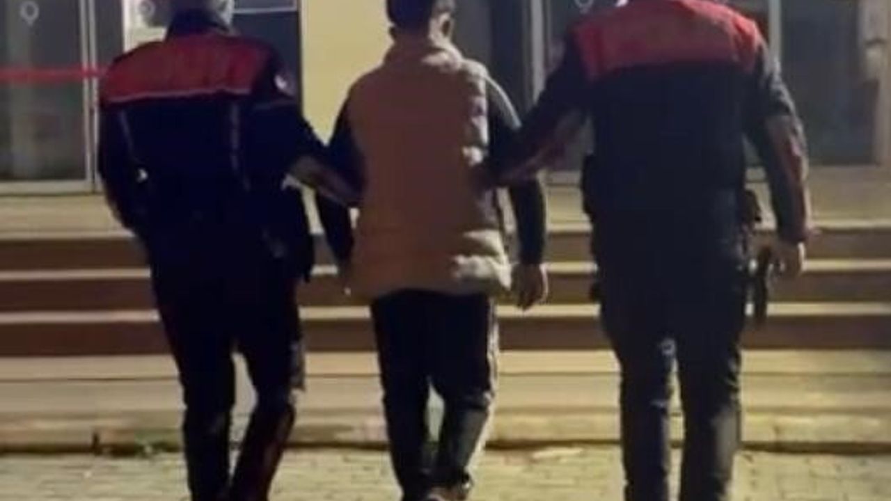 İzmir'de 42 yıl 8 gün hapis cezasıyla aranan şahıs yakalandı