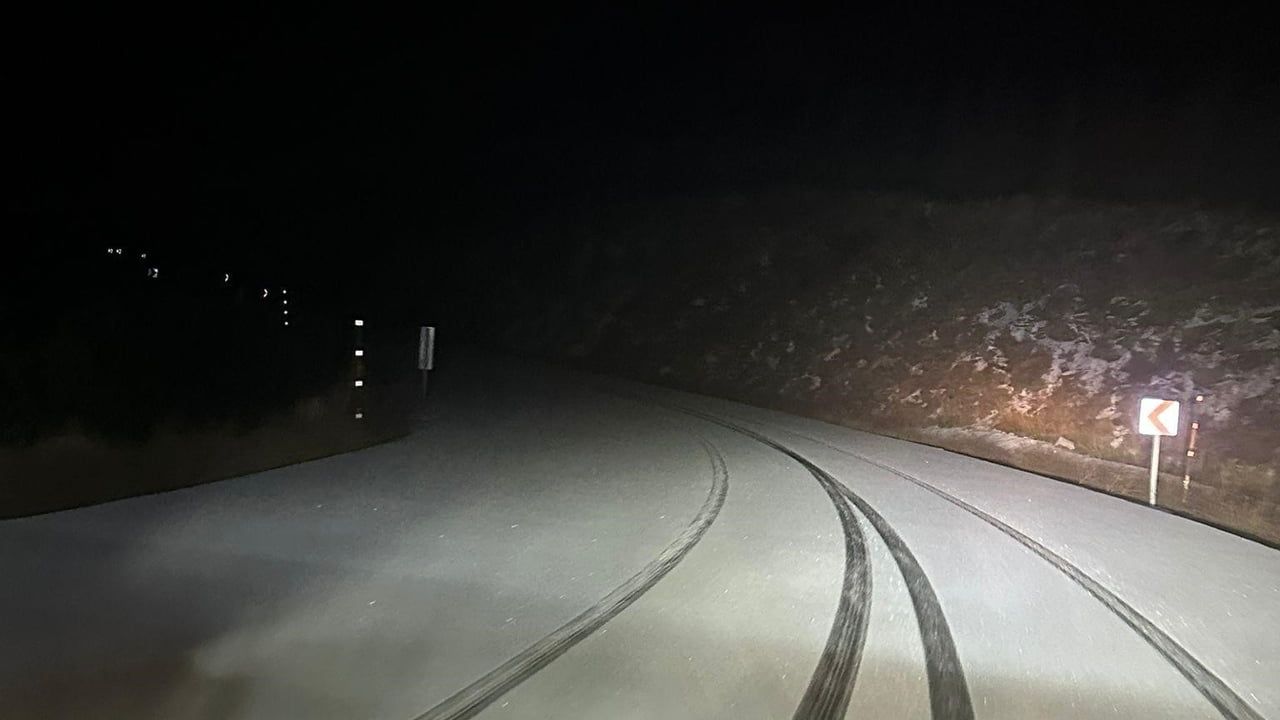 İzmir’de Bozdağ’a Mevsimin İlk Karı Düştü