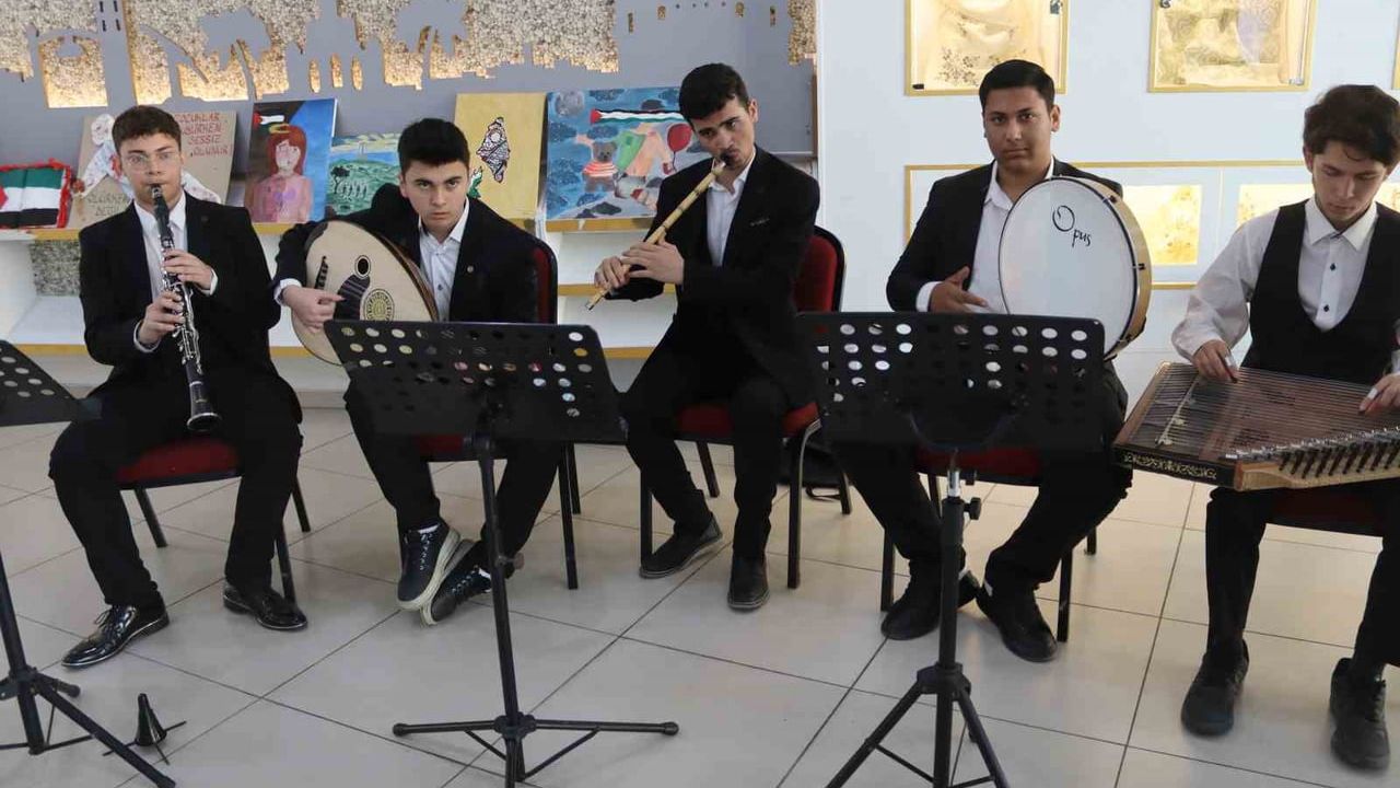 İzmir’de Karabağlar’da 23 Aralık Dünya Şehit Çocuklar Günü Anması