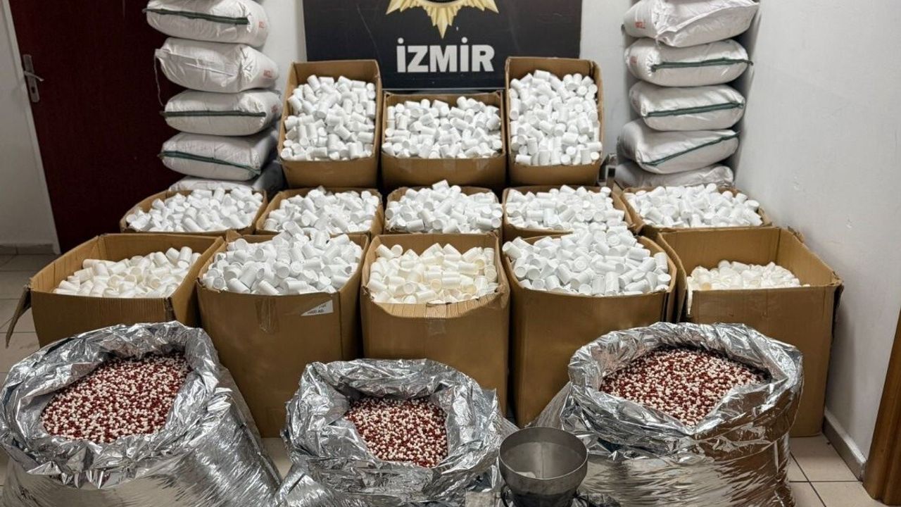 İzmir'de rekor sentetik hap operasyonu: 2 milyon 309 bin 774 adet ele geçirildi