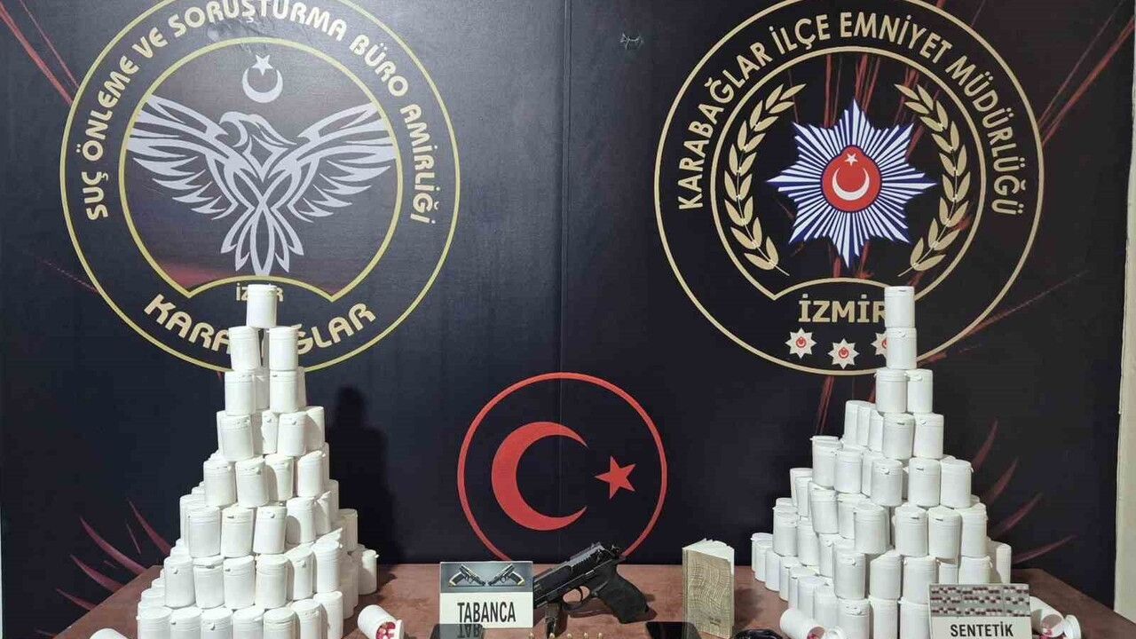 İzmir'de sevgililer binlerce hapla yakalandı