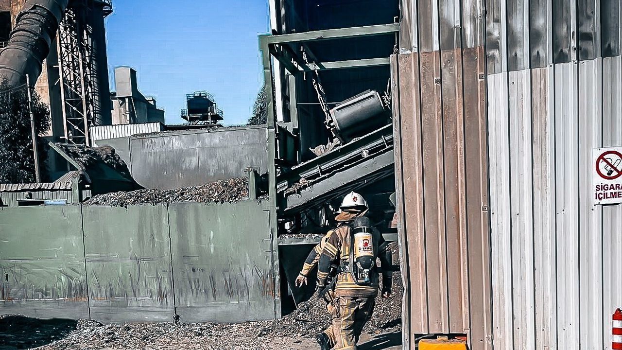 İzmir İtfaiyesi Bornova'da Çimento Fabrikasında Tatbikat Gerçekleştirdi