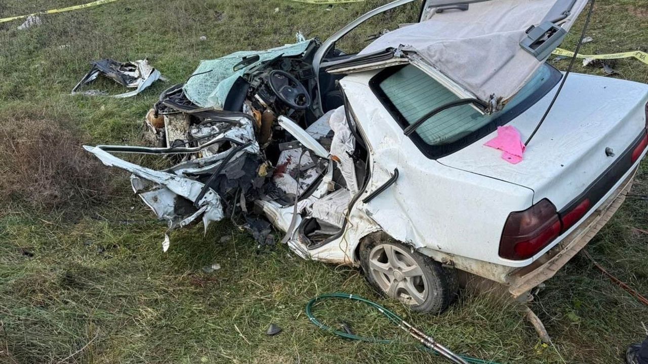 İzmir Menderes'te trafik kazası: 1 ölü, 1 yaralı