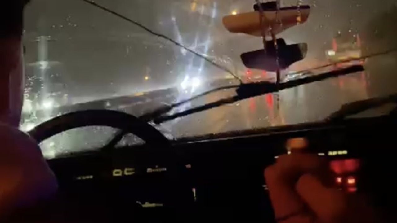 İzmit civarında silecekleri bozulan araçta ipli çözüm