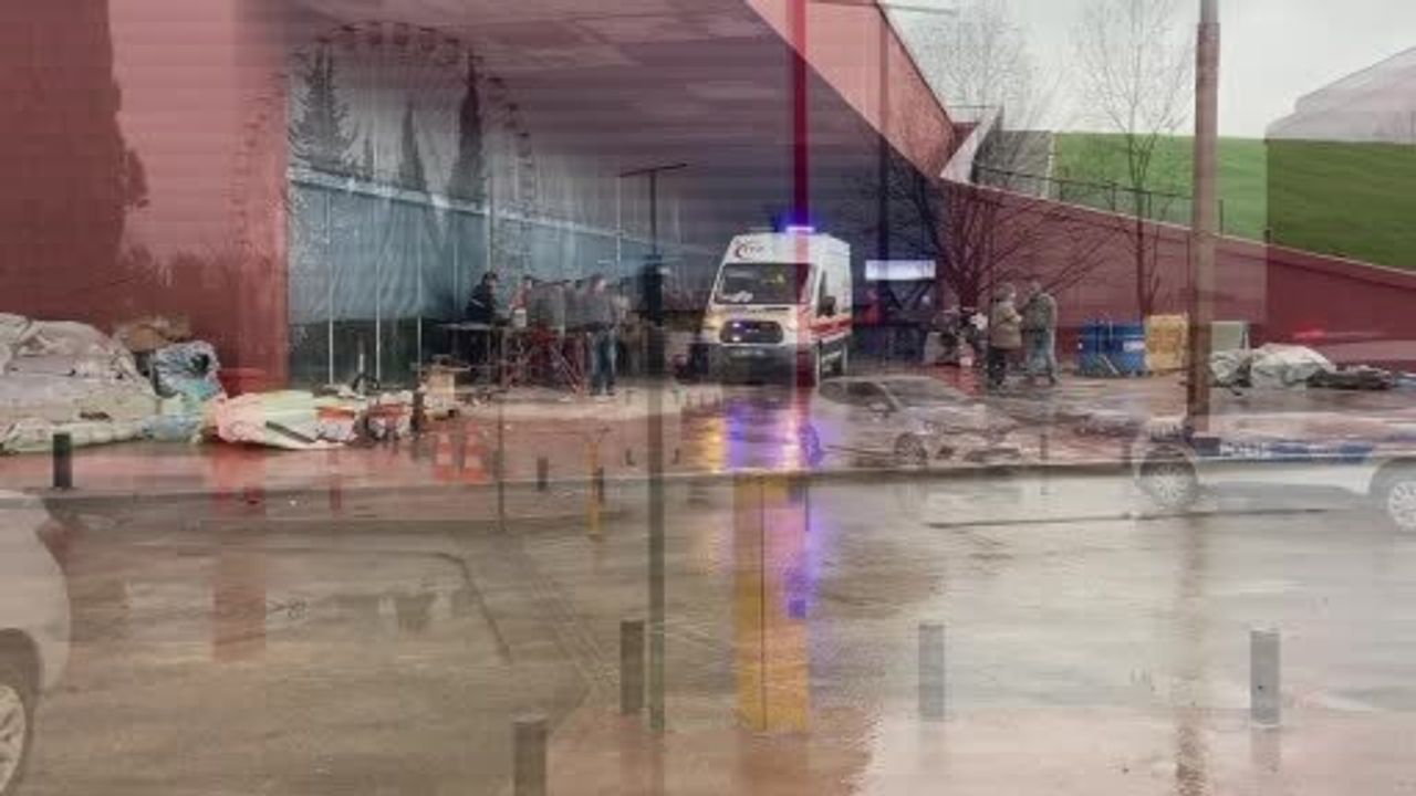 İzmit'te işçi 3 metre derinliğindeki boş akvaryuma düştü, yaralandı