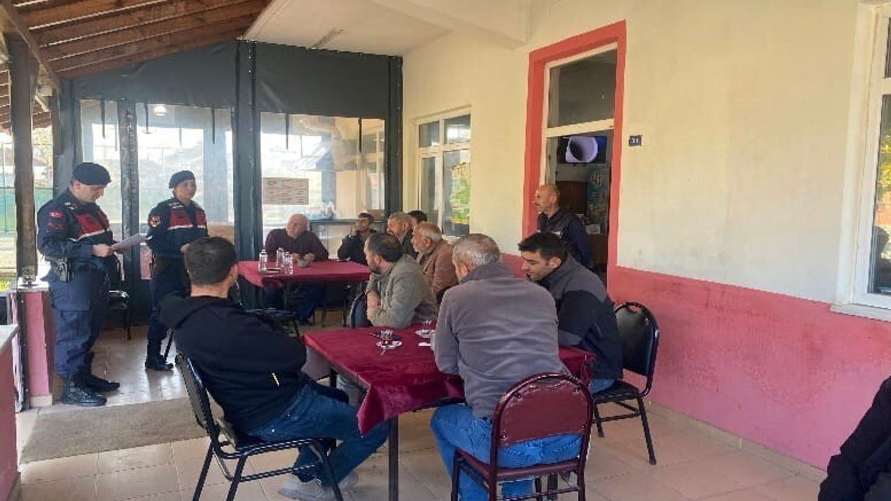 Jandarma Sakarya'da dolandırıcılığa karşı kapı kapı bilgilendirdi