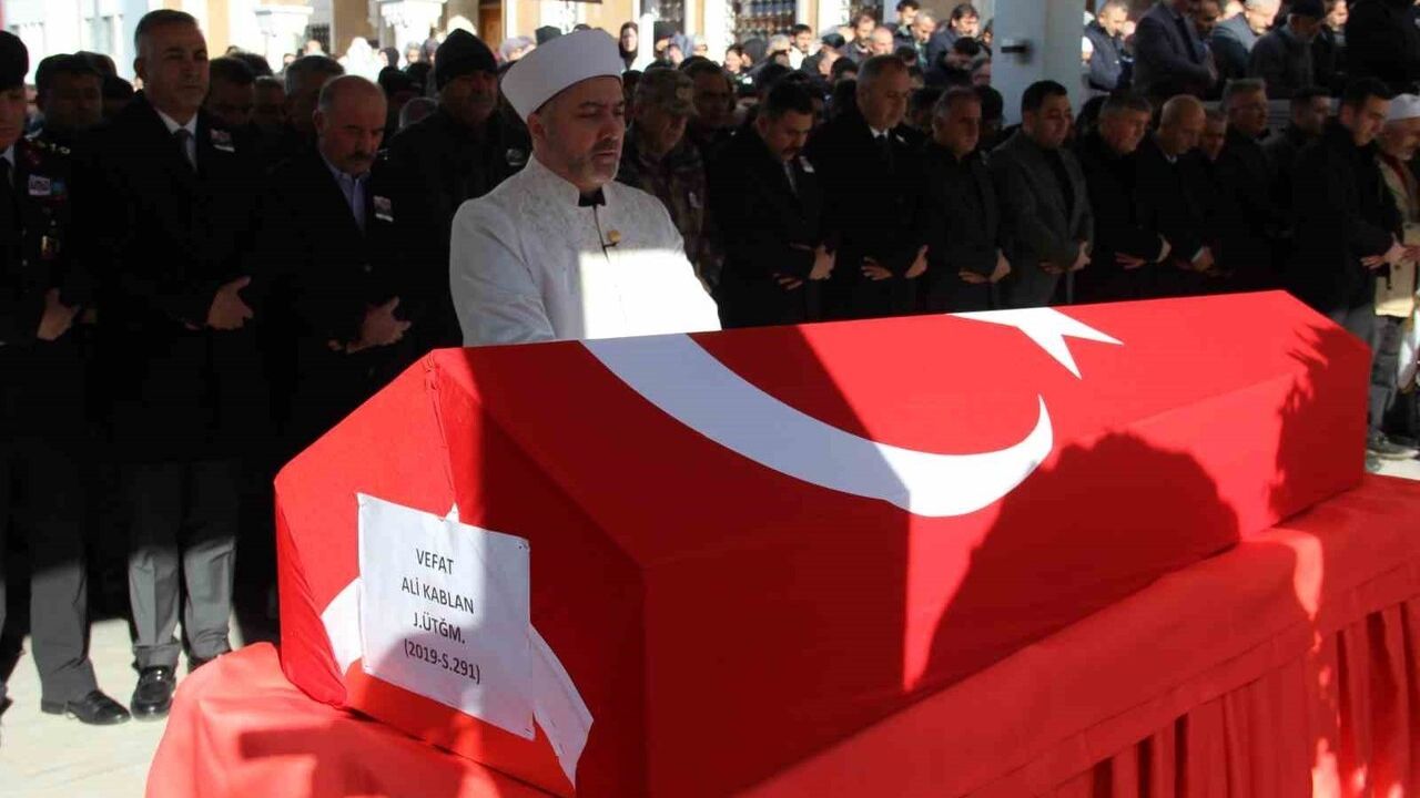 Jandarma Üsteğmen Ali Kablan Çorum'da Son Yolculuğuna Uğurlandı