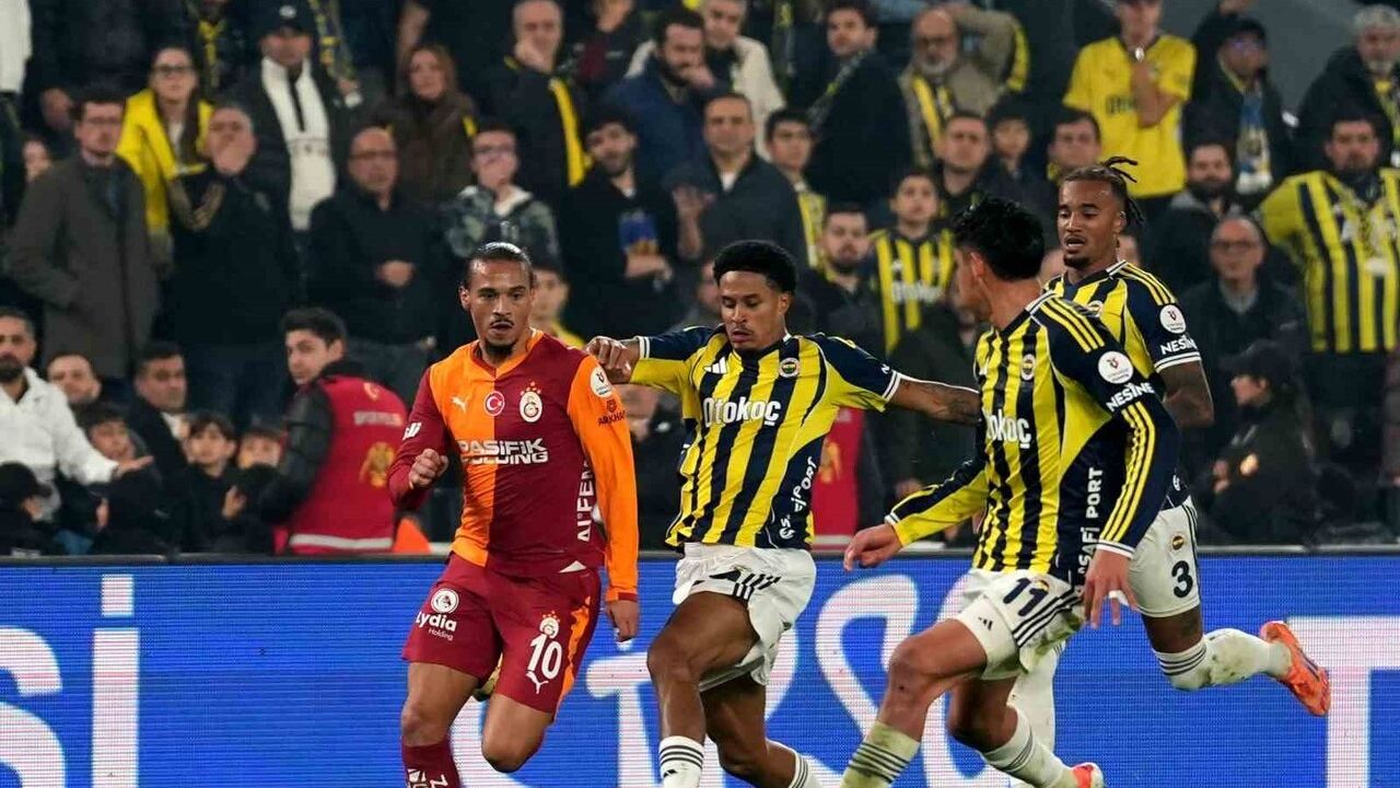 Jayden Oosterwolde, Galatasaray derbisindeki sarı kartla cezalı duruma düştü