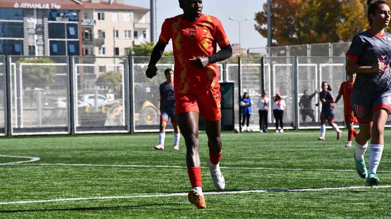 Kafayat Atoke Başhıru 8 golle Auran Kayseri'yi sırtladı