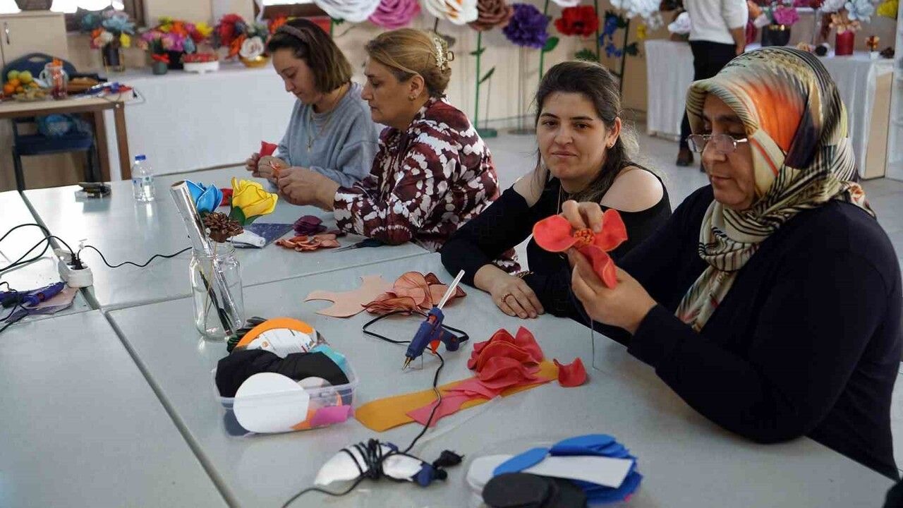 Kahramanmaraş'ta 310 Kadın Büyükşehir Atölyelerinde Meslek ve Sosyalleşme Kazanıyor