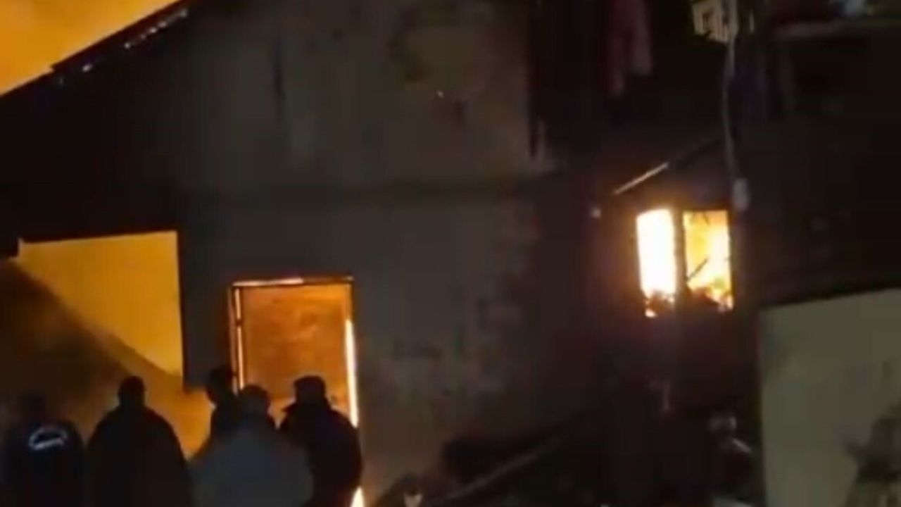 Kahramanmaraş'ta ahır ve garaj yangını söndürüldü