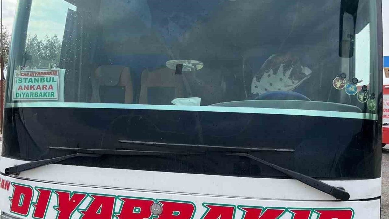 Kahramanmaraş'ta Can Diyarbakır firmasına ait otobüste motor yangını