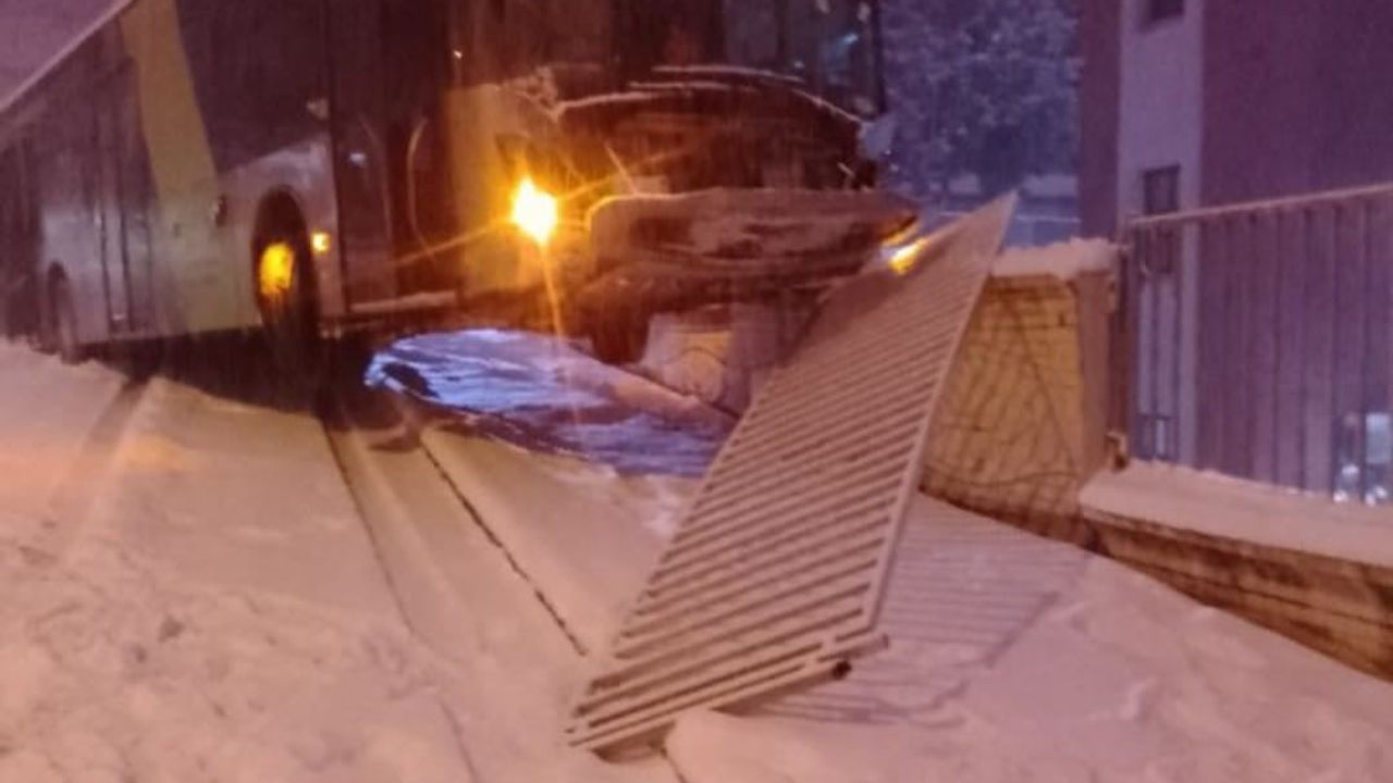 Kahramanmaraş'ta kar yağışı otobüs kazasına yol açtı