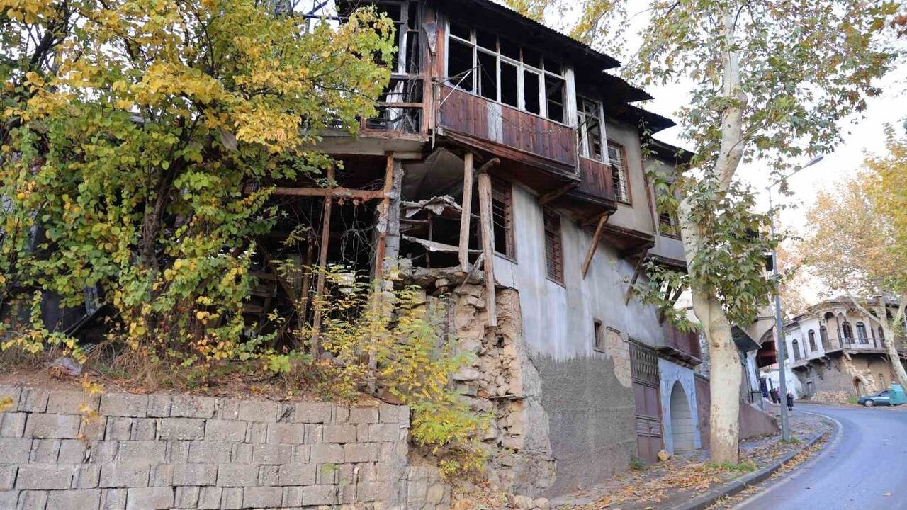 Kahramanmaraş'taki asırlık konaklar restore edilmeyi bekliyor