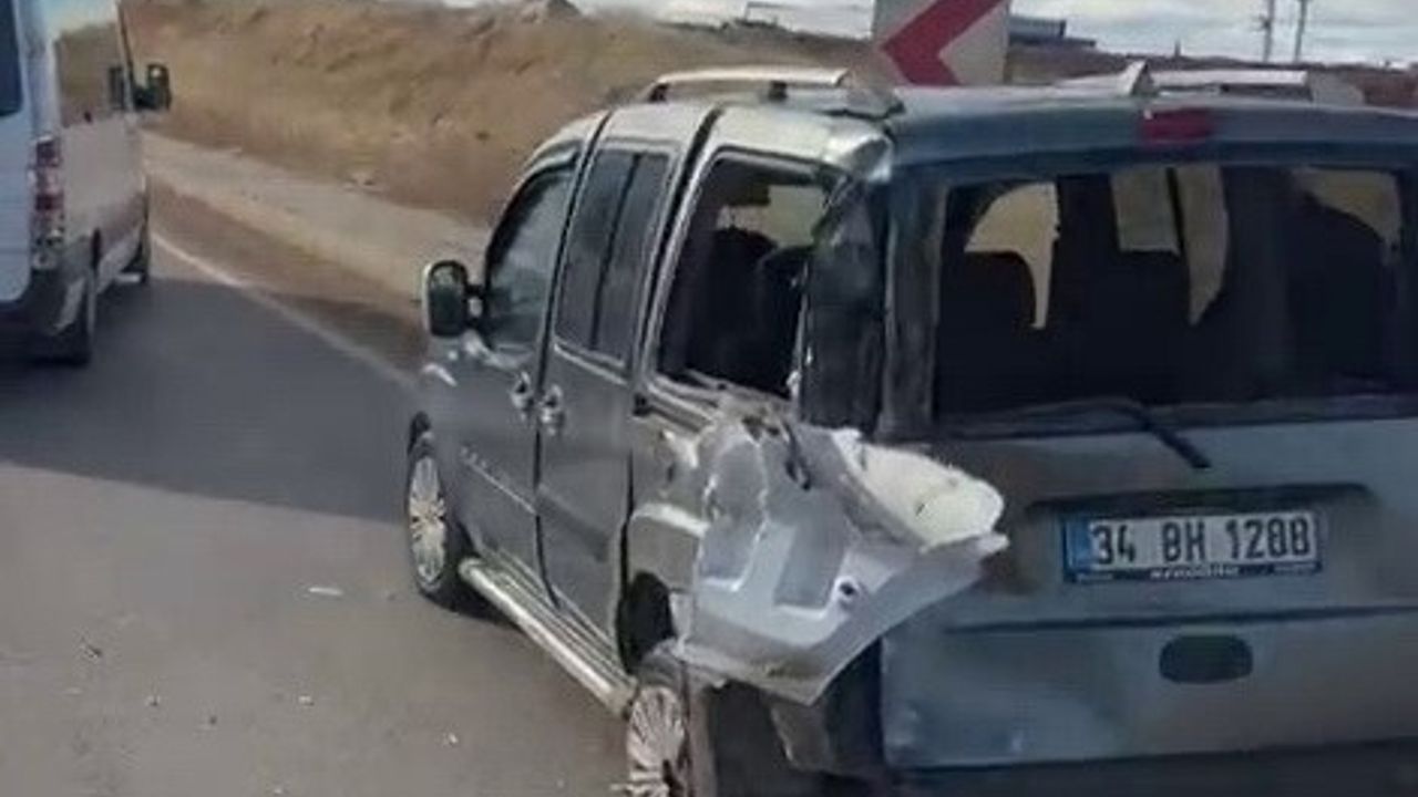 Kahta'da tır ile hafif ticari araç çarpıştı: 1 yaralı