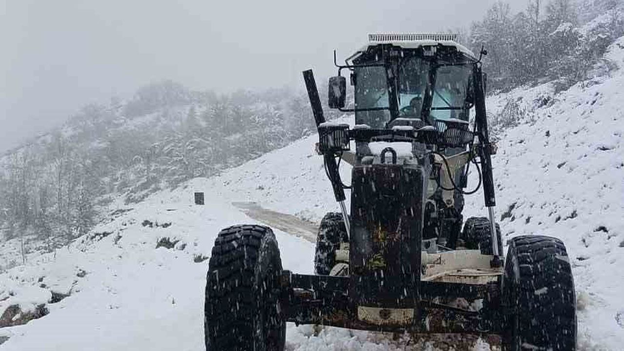 Karabük'te 112 köy yolu kara bağlı ulaşıma kapandı