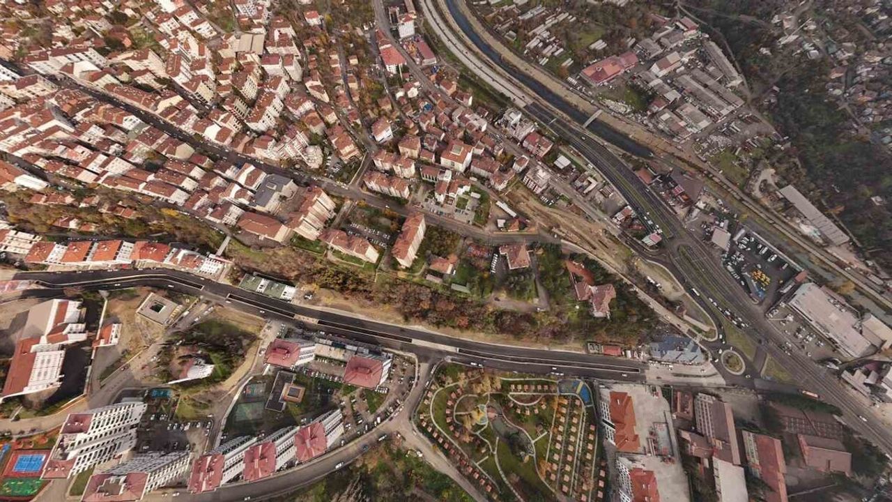 Karabük’te Ergenekon Mahallesi ana arteri çift yönlü trafiğe açıldı