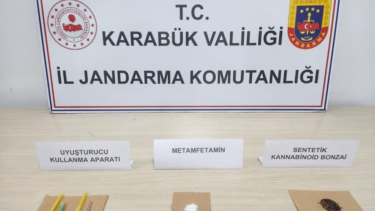 Karabük'te üç operasyonda 81 sentetik ecza hap ele geçirildi