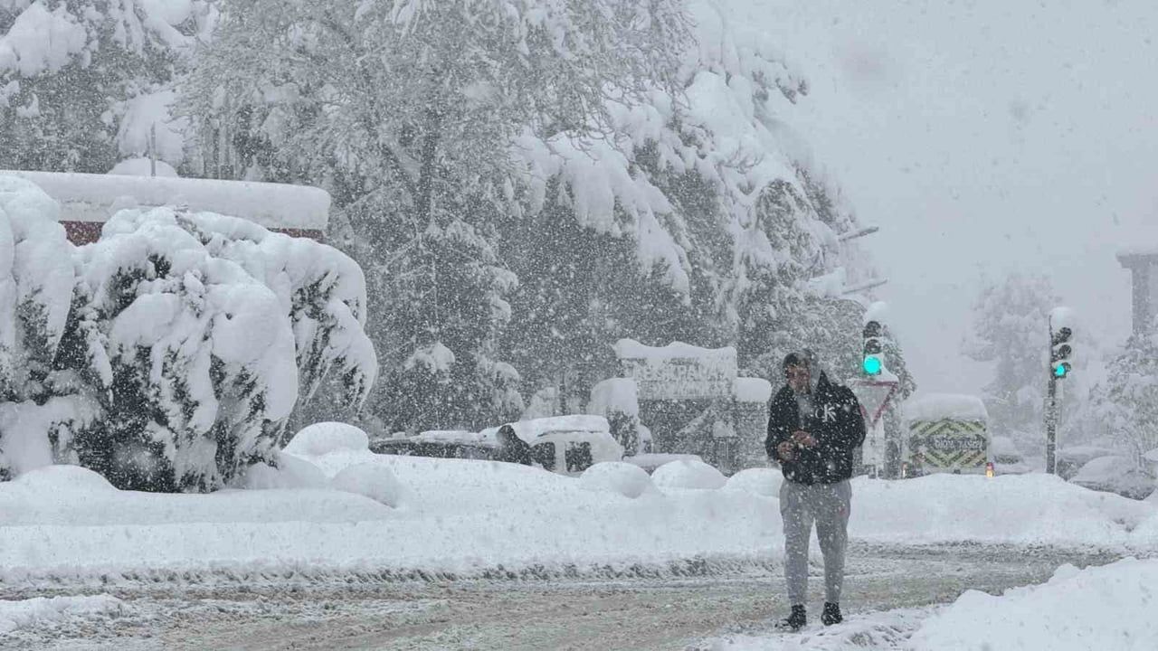 Karabük’te yoğun kar yaşamı olumsuz etkiledi