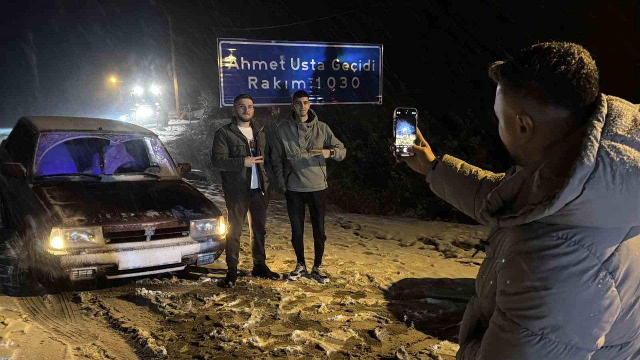 Karabük’te yüksek kesimlere kar akını — Ahmetusta Geçidi doldu taştı