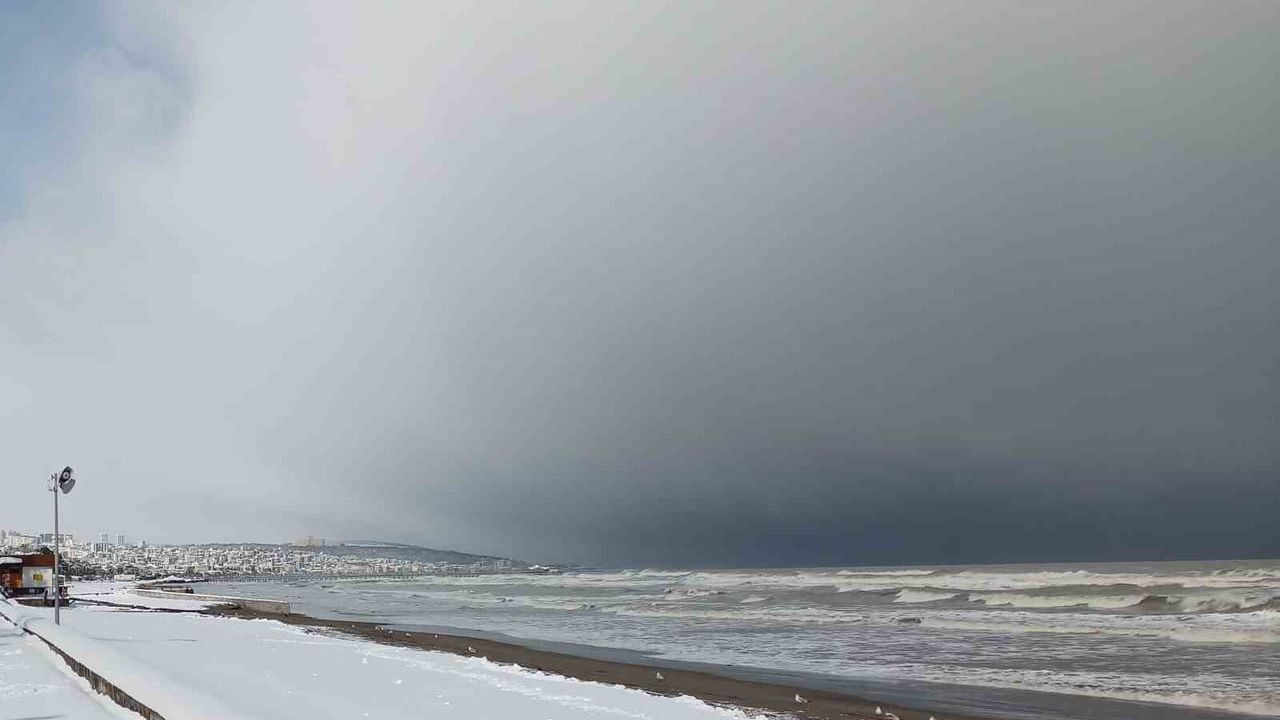 Karadeniz'de fırtına uyarısı: Samsun, Sinop ve Ordu kıyıları için deniz alarmı