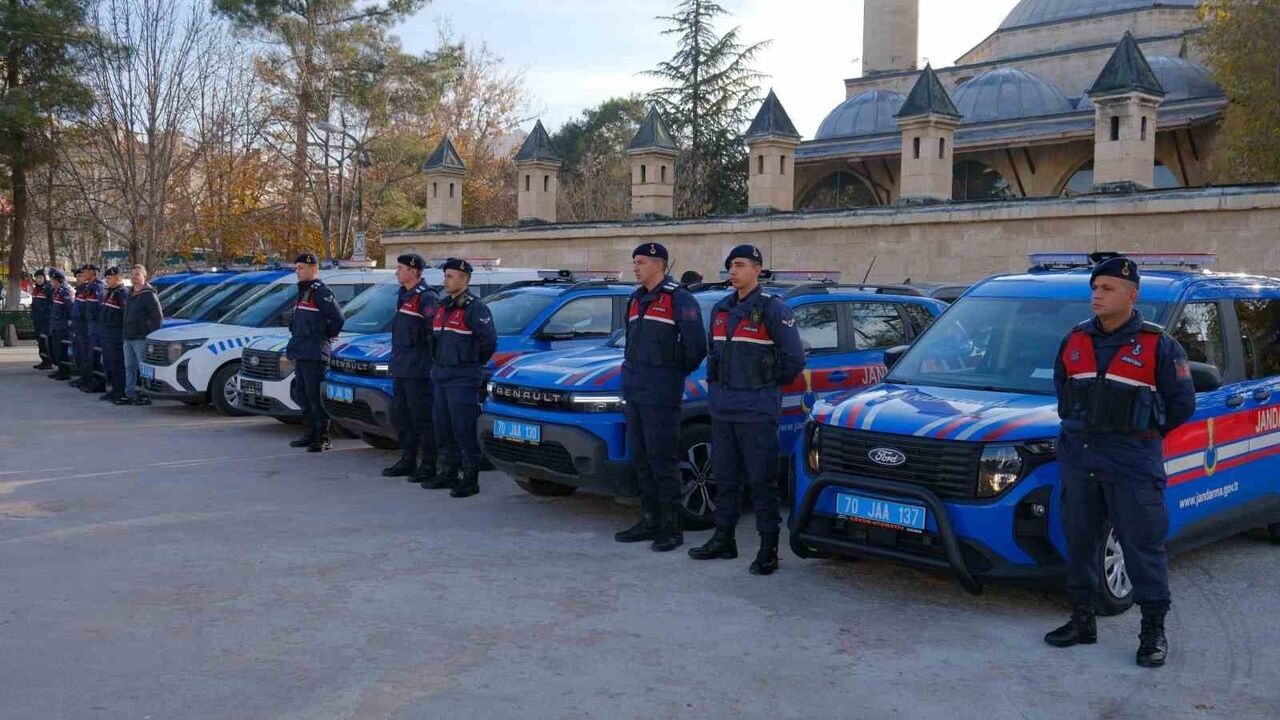 Karaman'da 51 Yeni Hizmet Aracı Emniyet ve Jandarmaya Teslim Edildi