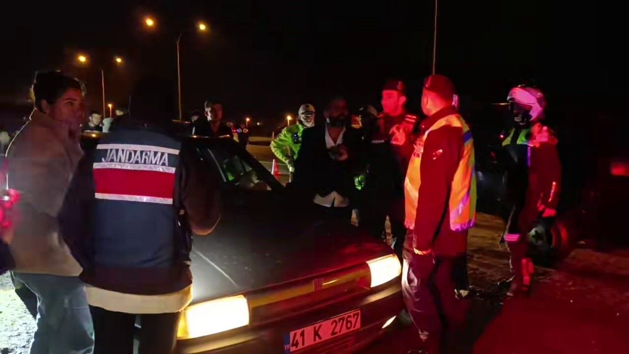 Karasu'da huzur uygulamasında iki sürücü ekipleri zora soktu