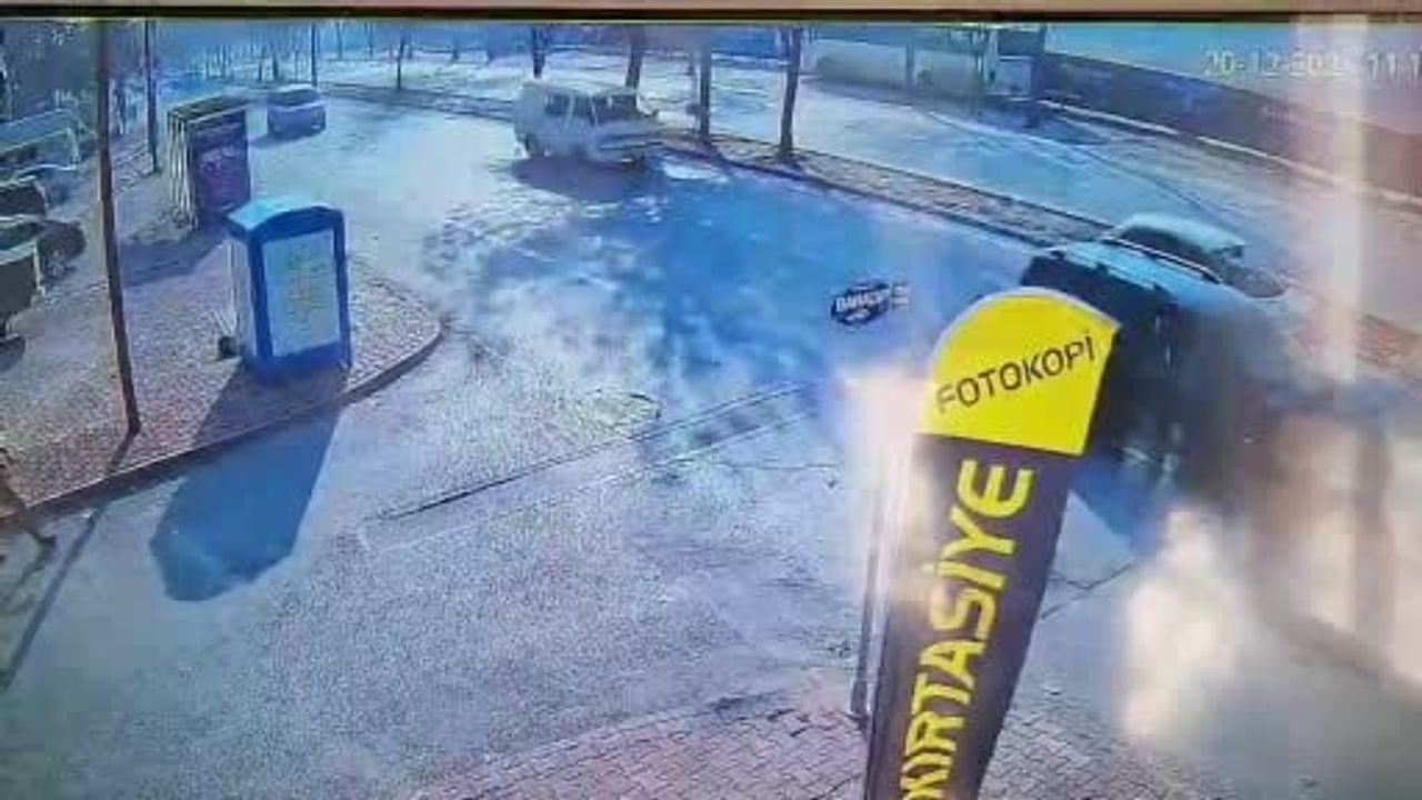 Karatay’da makas atan araç ağaca çarpıp takla attı: 1 ölü