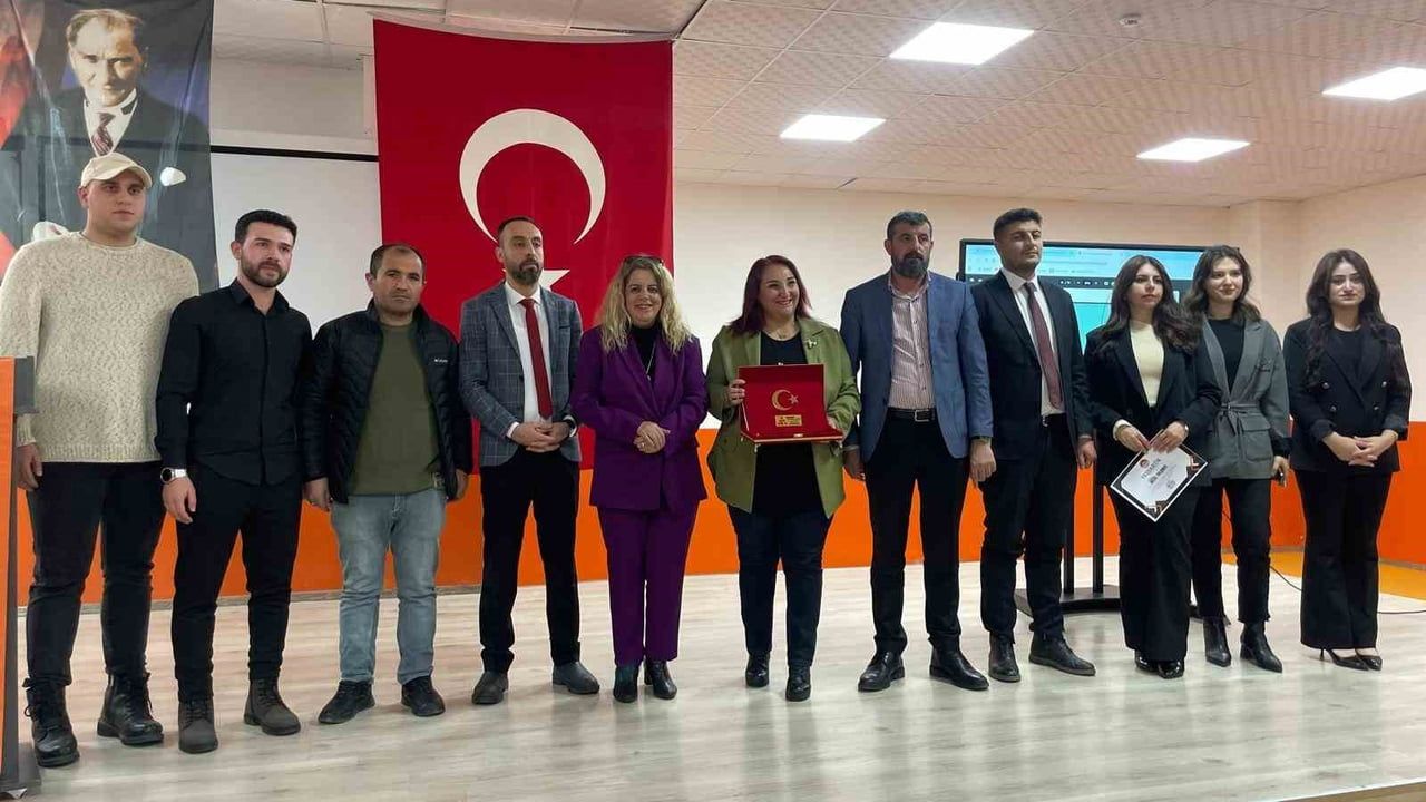 Kariyer Planlama ve Gelecek Tasarımı konferansı Teknokent Lisesi'nde