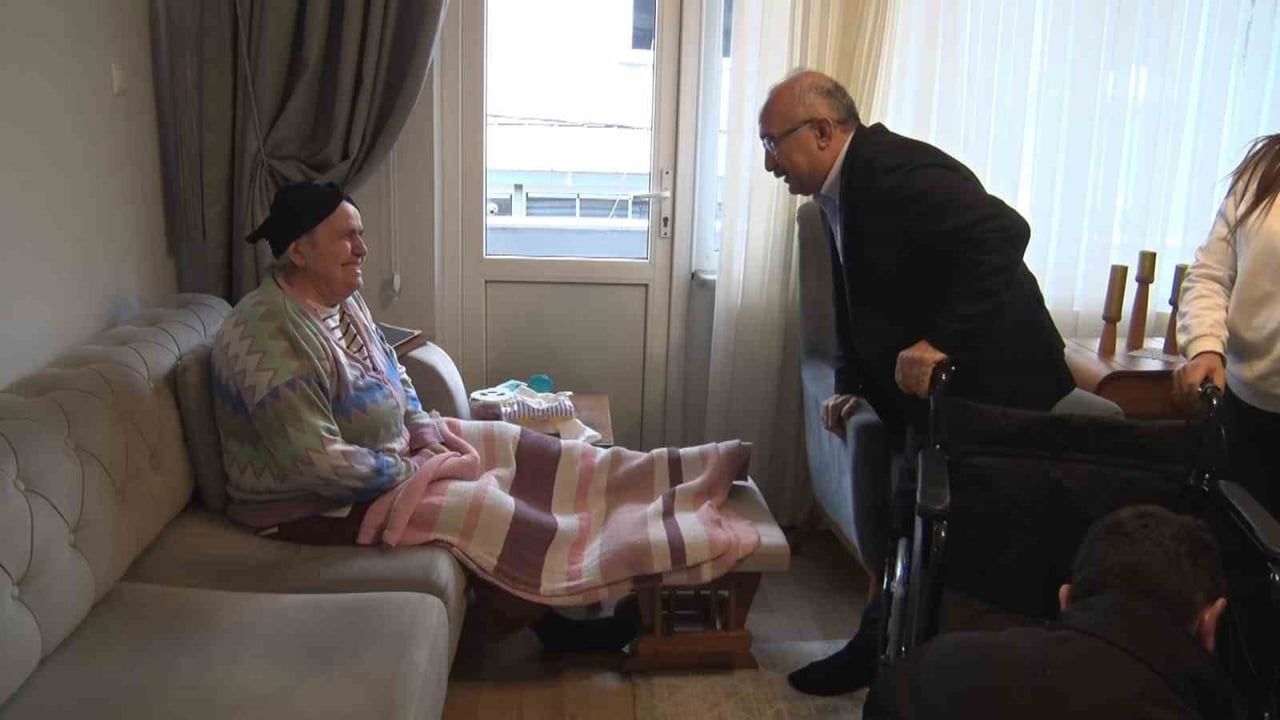 Karlı Havada Umut: TÜMBULSEVDER bin 24 Tekerlekli Sandalye Dağıttı