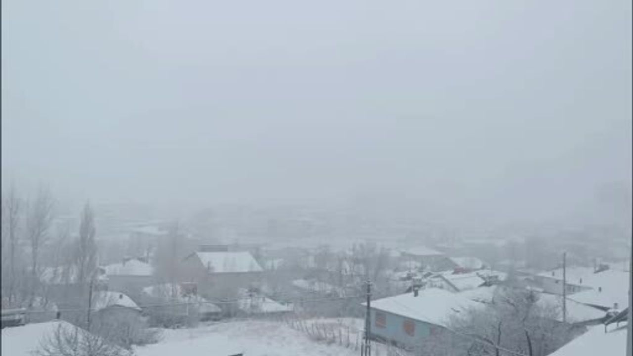 Karlıova beyaza büründü