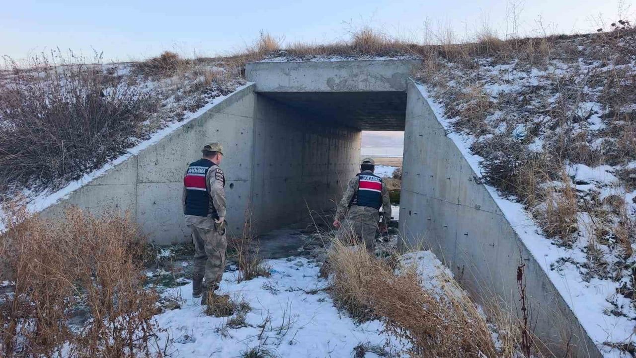Kars’ta 'Huzurlu Okul Önleri ve Huzurlu Sokaklar' uygulaması gerçekleştirildi