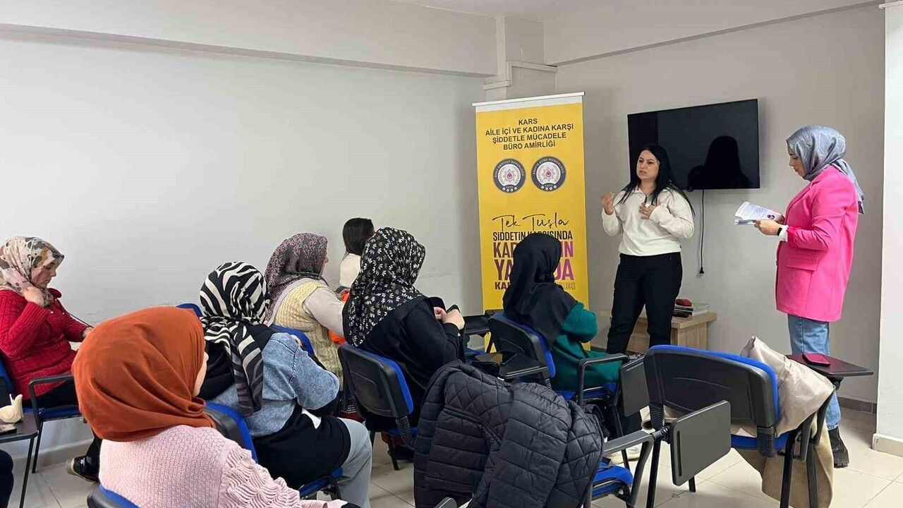 Kars'ta kadınlara KADES farkındalık eğitimi verildi