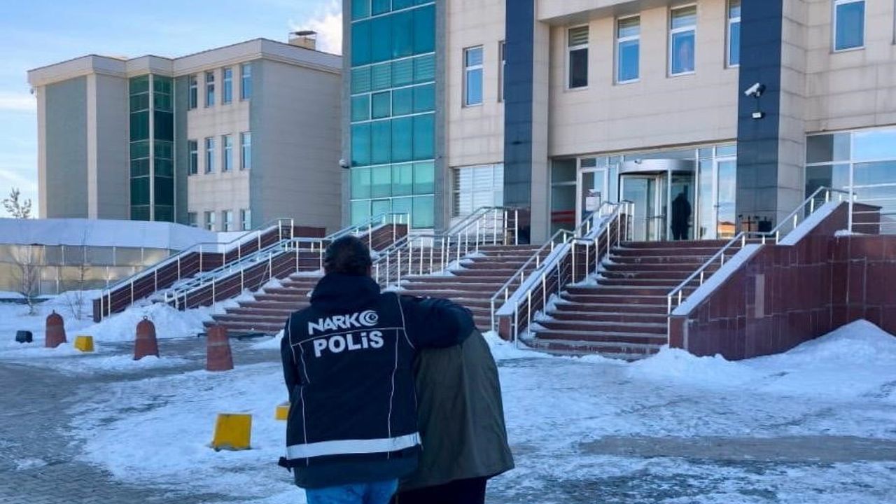 Kars’ta narkotik operasyonunda uyuşturucu ele geçirildi