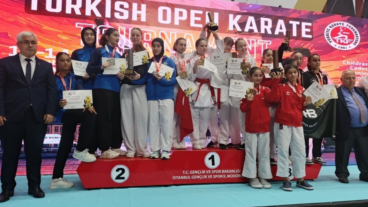 Kartepe Belediyespor İstanbul’da kürsüye çıktı