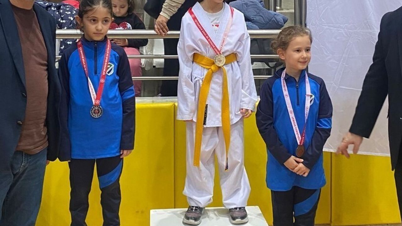Kartepe Belediyesporlu karateciler Kocaeli Gelişim Ligi 2. Ayak’ta madalya kazandı