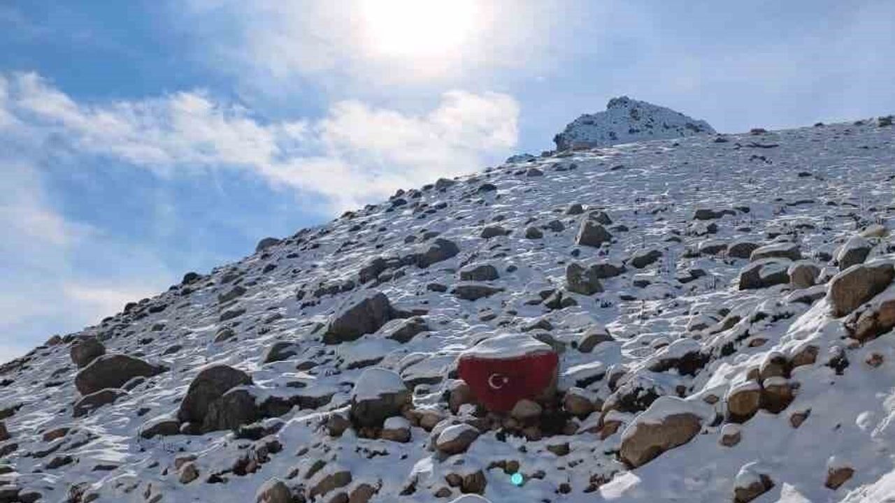 Kaş'ın yüksek kesimleri karla kaplandı