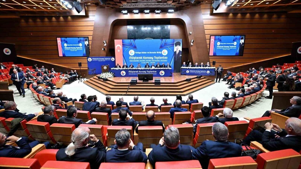 Kasapoğlu Ankara’da Denizli Sanayisinin ve Tekstil Sektörünün Sorunlarını Yöneticilere Aktardı