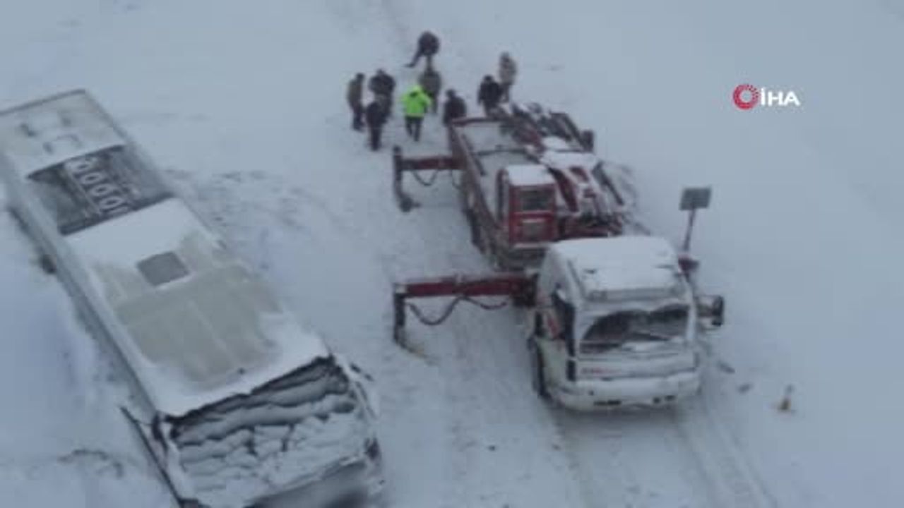 Kastamonu-Araç Karayolunda Yolcu Otobüsü Kara Saplandı