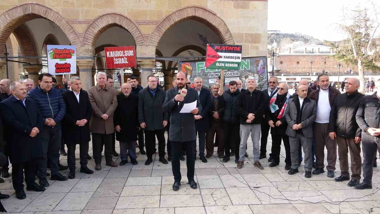 Kastamonu'da Gazze için cuma namazı çıkışı protestosu