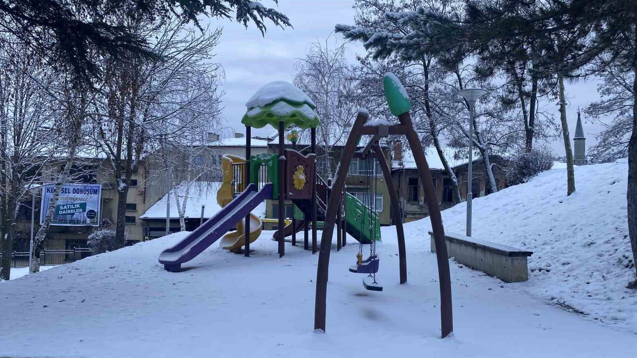 Kastamonu'da kar yağışı yeniden etkili