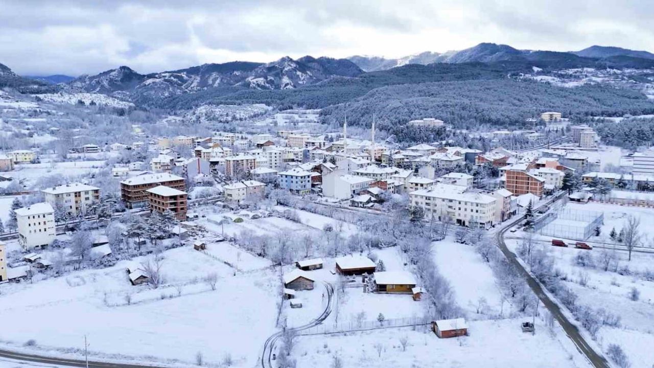 Kastamonu'nun yüksek ilçeleri karla beyaza büründü