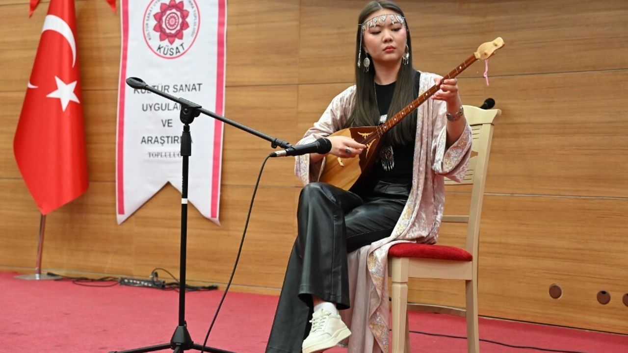 Kastamonu Üniversitesi’nde Dünya Dili Türkçe Günü şenliği