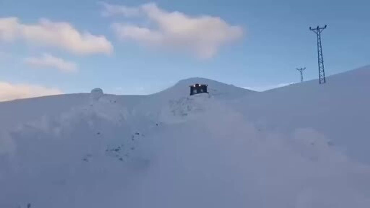 Kato Dağı’nda karla mücadele: Şırnak ekipleri eksi 20 derecede çalışıyor